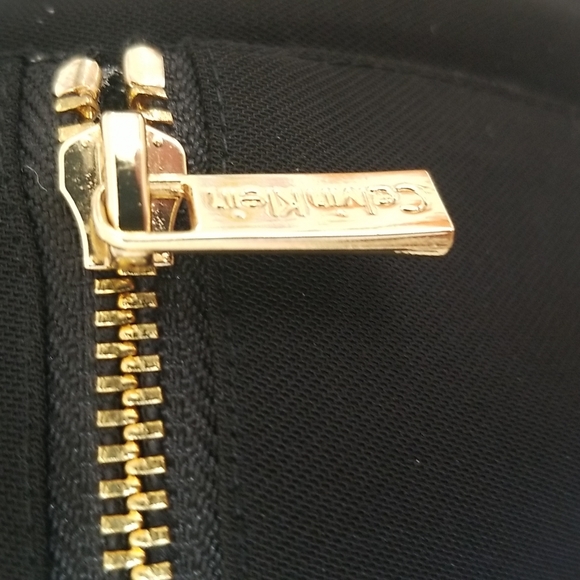 Calvin Klein - Picture 6 of 9